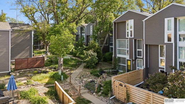 10836 Seward Street, Omaha, NE 68154