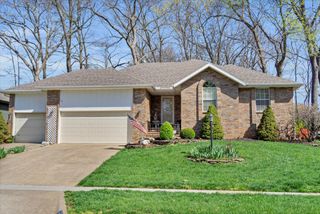 3899 West Woodland Street, Springfield, MO 65807
