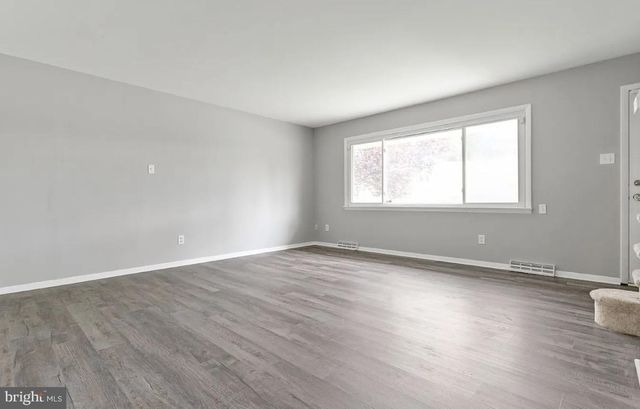 438 BLOOMSBURY AVE, Baltimore, MD 21228