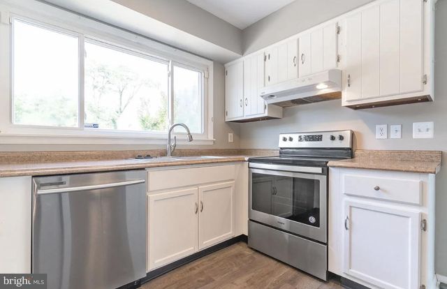 438 BLOOMSBURY AVE, Baltimore, MD 21228