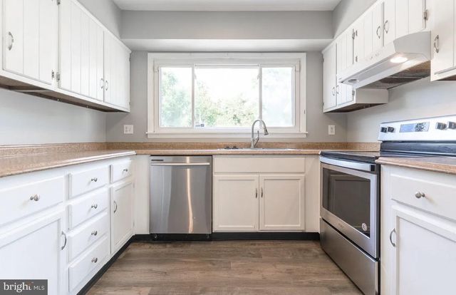 438 BLOOMSBURY AVE, Baltimore, MD 21228