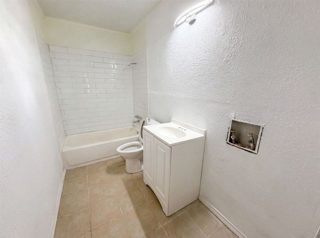 2210 Ben Hur Street, Dallas, TX 75253