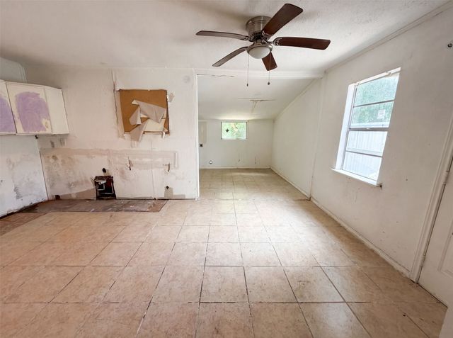 2210 Ben Hur Street, Dallas, TX 75253