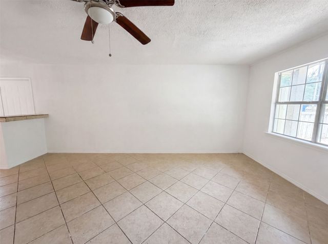 2210 Ben Hur Street, Dallas, TX 75253