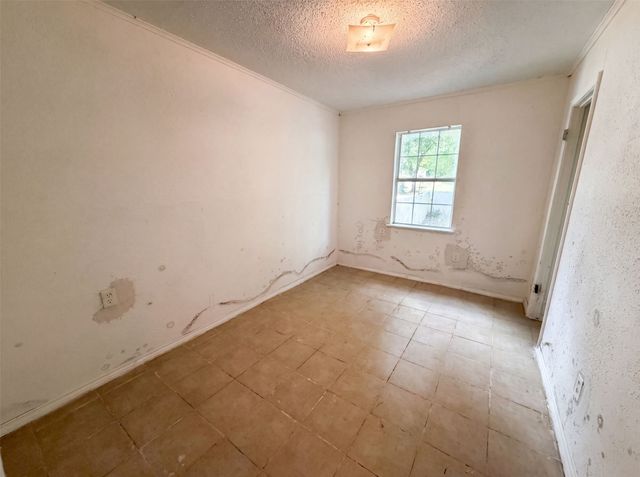 2210 Ben Hur Street, Dallas, TX 75253