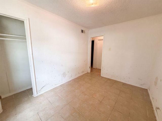 2210 Ben Hur Street, Dallas, TX 75253
