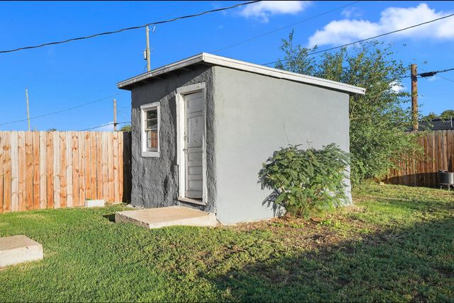 4217 E 63rd Street, Lubbock, TX 79403