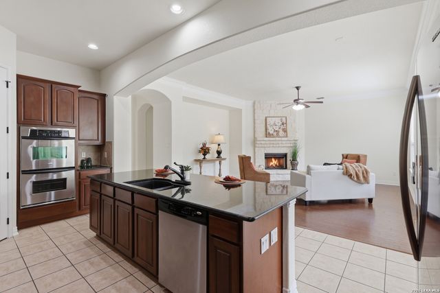 8919 Comanche Path, Garden Ridge, TX 78266