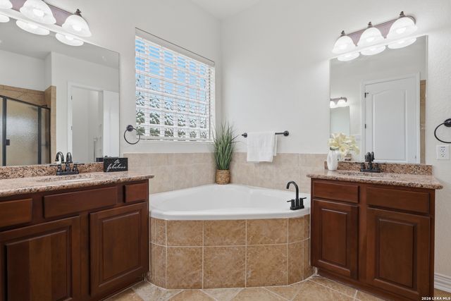 8919 Comanche Path, Garden Ridge, TX 78266