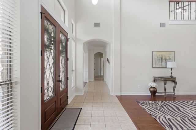 8919 Comanche Path, Garden Ridge, TX 78266