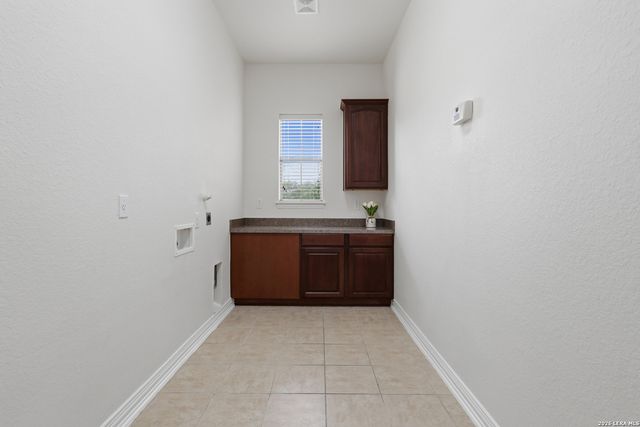 8919 Comanche Path, Garden Ridge, TX 78266