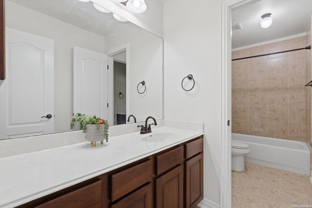 8919 Comanche Path, Garden Ridge, TX 78266