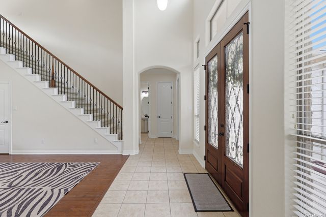 8919 Comanche Path, Garden Ridge, TX 78266