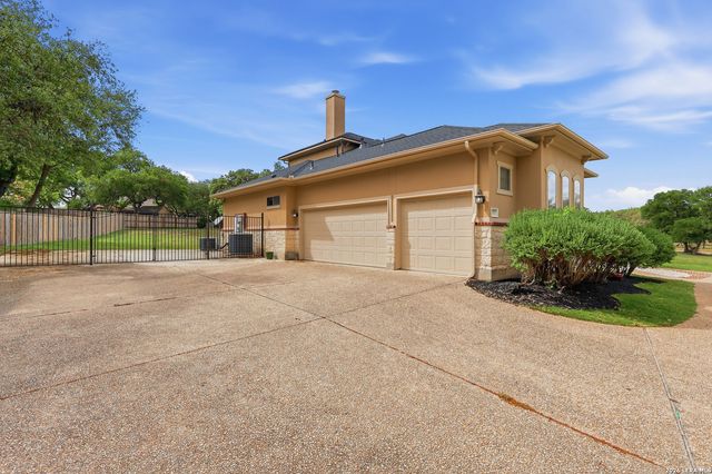 8919 Comanche Path, Garden Ridge, TX 78266