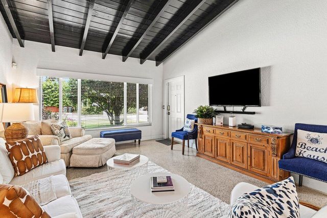 340 NE 7th Avenue, Delray Beach, FL 33483