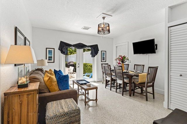 340 NE 7th Avenue, Delray Beach, FL 33483