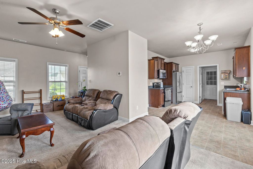 169 Moonstone Court, Jacksonville, NC 28546