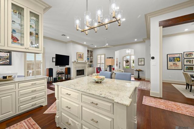 7949 Settlers Cir, Baton Rouge, LA 70810