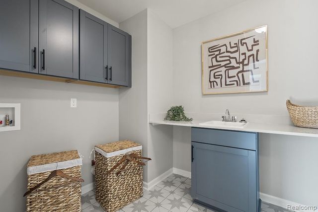 29036 Myles Andrew Drive, South Lyon, MI 48178