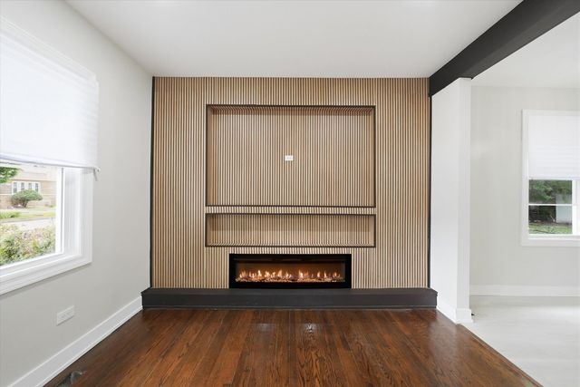 8506 S Euclid Avenue, Chicago, IL 60617