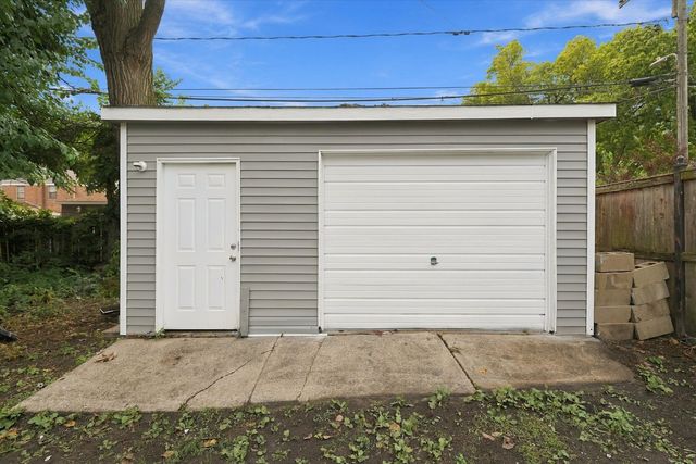 8506 S Euclid Avenue, Chicago, IL 60617