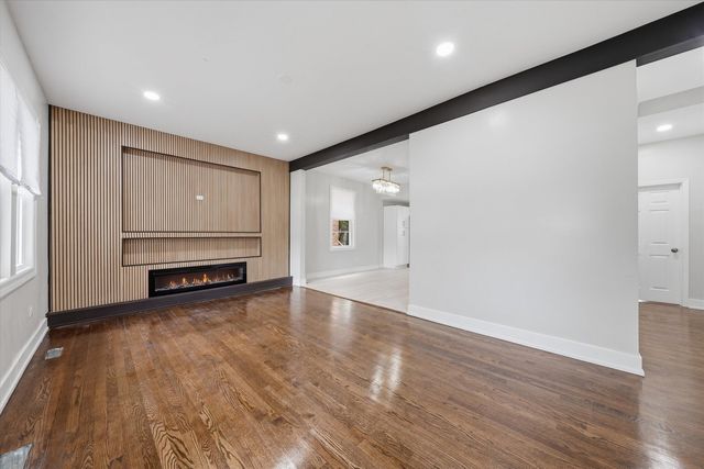8506 S Euclid Avenue, Chicago, IL 60617