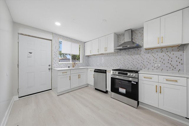 8506 S Euclid Avenue, Chicago, IL 60617