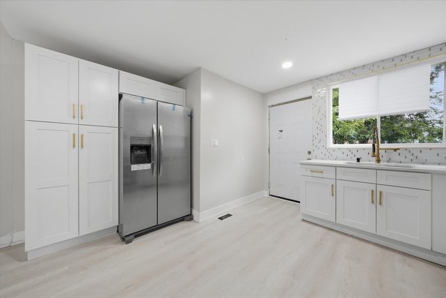 8506 S Euclid Avenue, Chicago, IL 60617