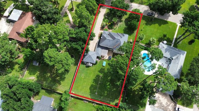 17107 Rustington Drive, Spring, TX 77379