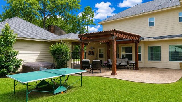 17107 Rustington Drive, Spring, TX 77379