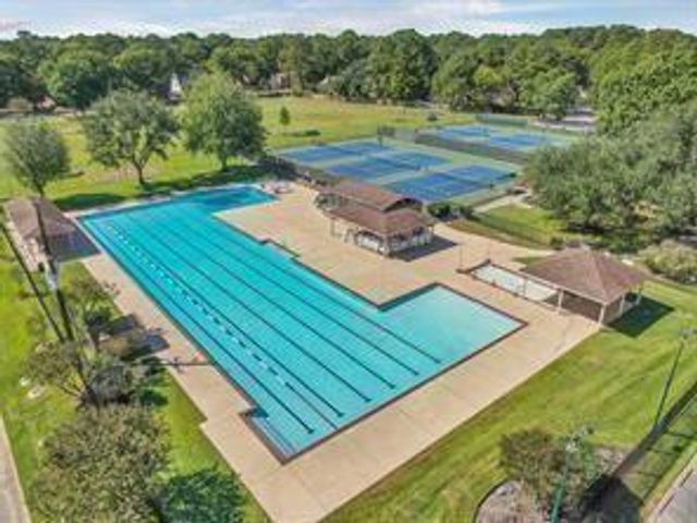 17107 Rustington Drive, Spring, TX 77379