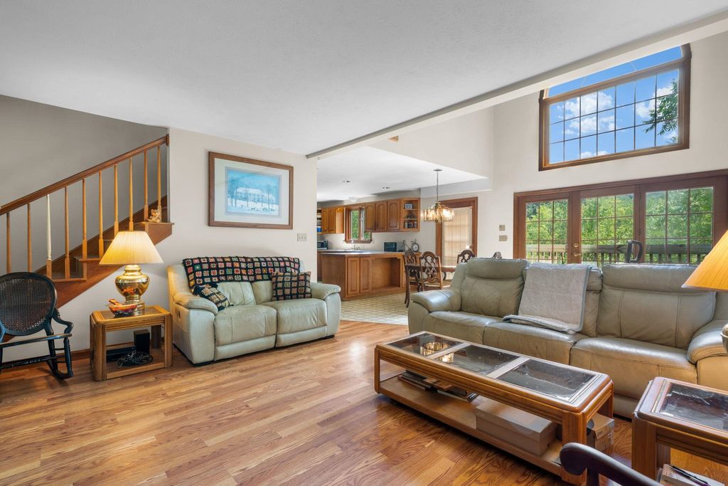 36 Auburn Road, Hooksett, NH 03106