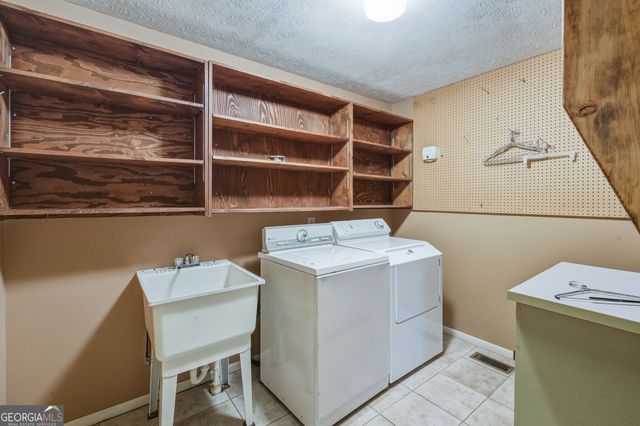 4020 Sundown Drive, Gainesville, GA 30506