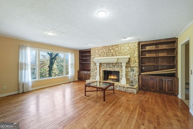 4020 Sundown Drive, Gainesville, GA 30506