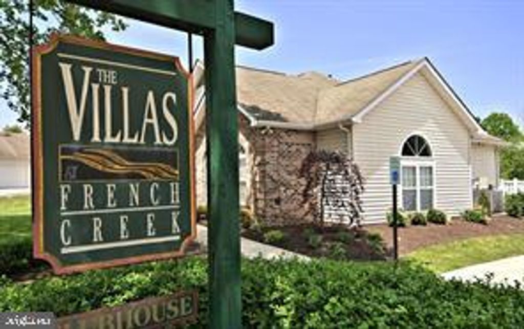 161 VILLAGE WAY #8C, Phoenixville, PA 19460
