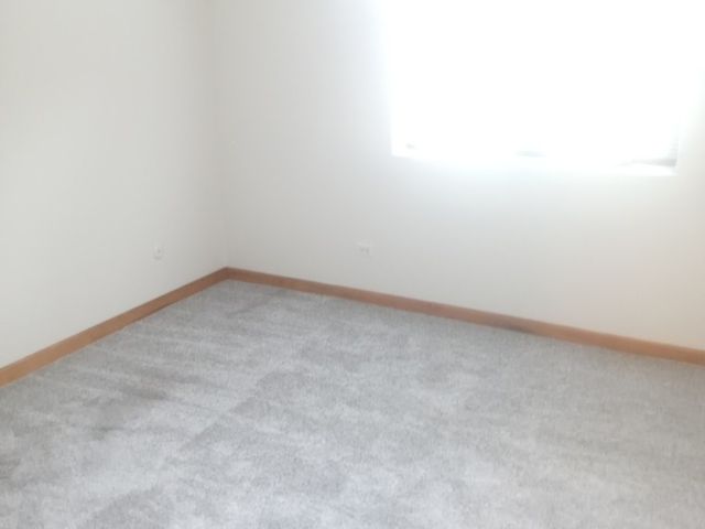 1480 Stonebridge Circle D-1, Wheaton, IL 60189