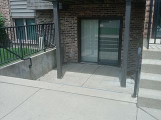 1480 Stonebridge Circle D-1, Wheaton, IL 60189