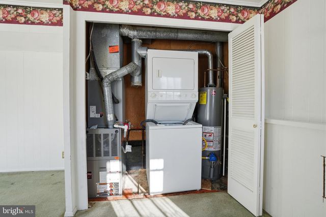 320 DOONE RD, Fairless Hills, PA 19030