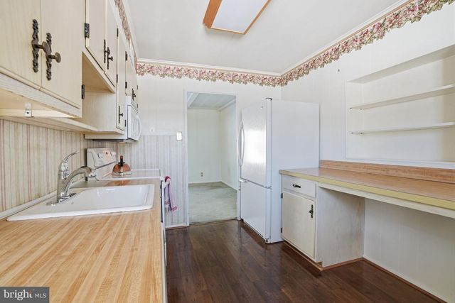 320 DOONE RD, Fairless Hills, PA 19030