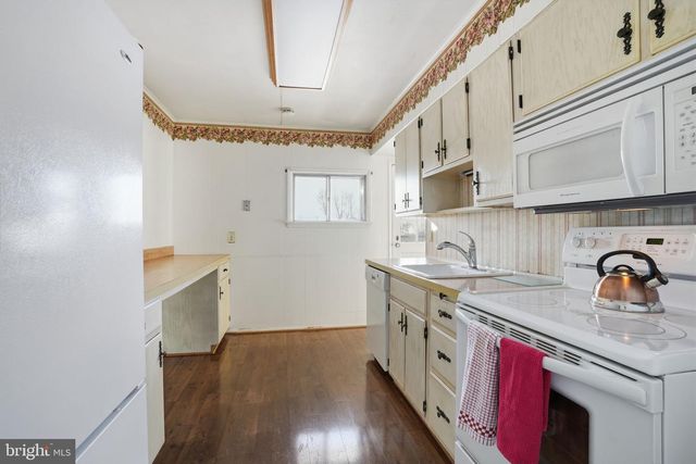 320 DOONE RD, Fairless Hills, PA 19030