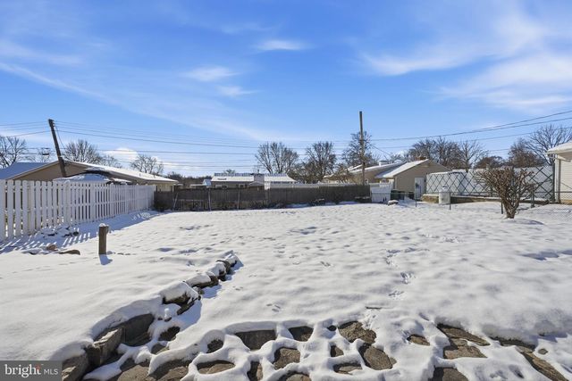 320 DOONE RD, Fairless Hills, PA 19030