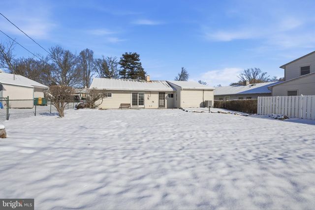 320 DOONE RD, Fairless Hills, PA 19030