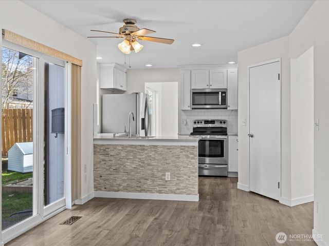 21234 SE 280th Street, Maple Valley, WA 98038