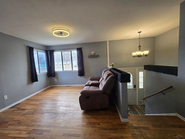 2950 Porlas Place, Saginaw, MI 48603