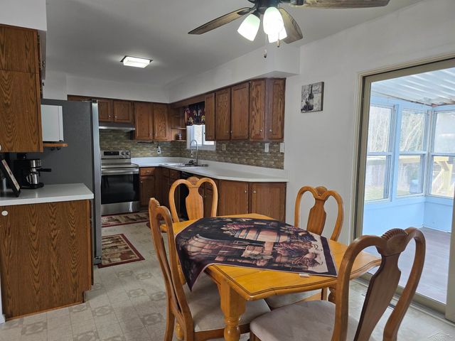 2950 Porlas Place, Saginaw, MI 48603