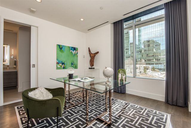 2025 Woodall Rodgers Freeway 51, Dallas, TX 75201