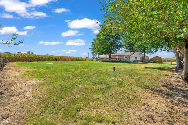 1211 N 450 W, Bargersville, IN 46106