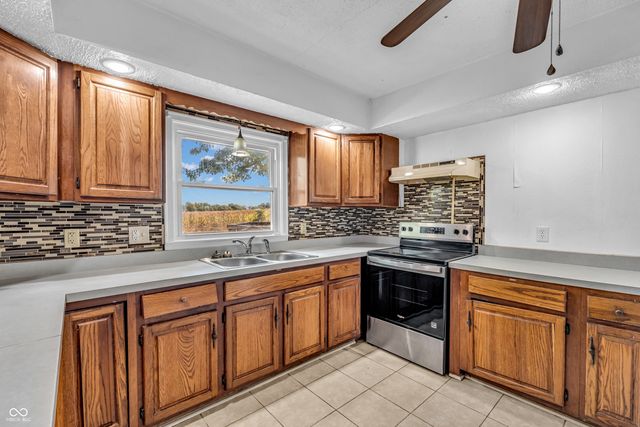 1211 N 450 W, Bargersville, IN 46106