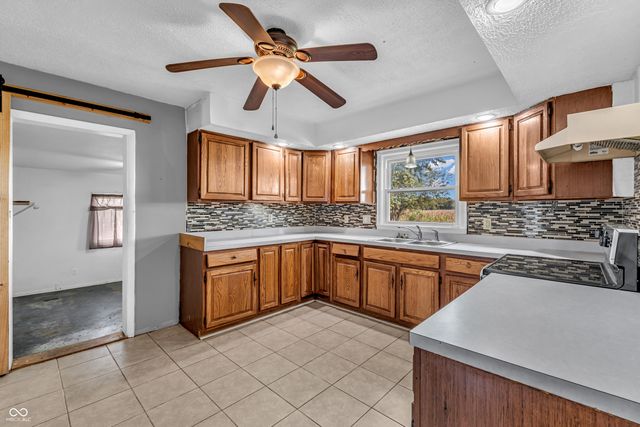 1211 N 450 W, Bargersville, IN 46106