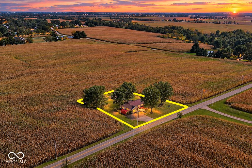1211 N 450 W, Bargersville, IN 46106